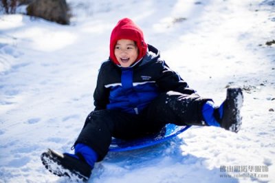滑雪服可以當(dāng)沖鋒衣穿嗎？