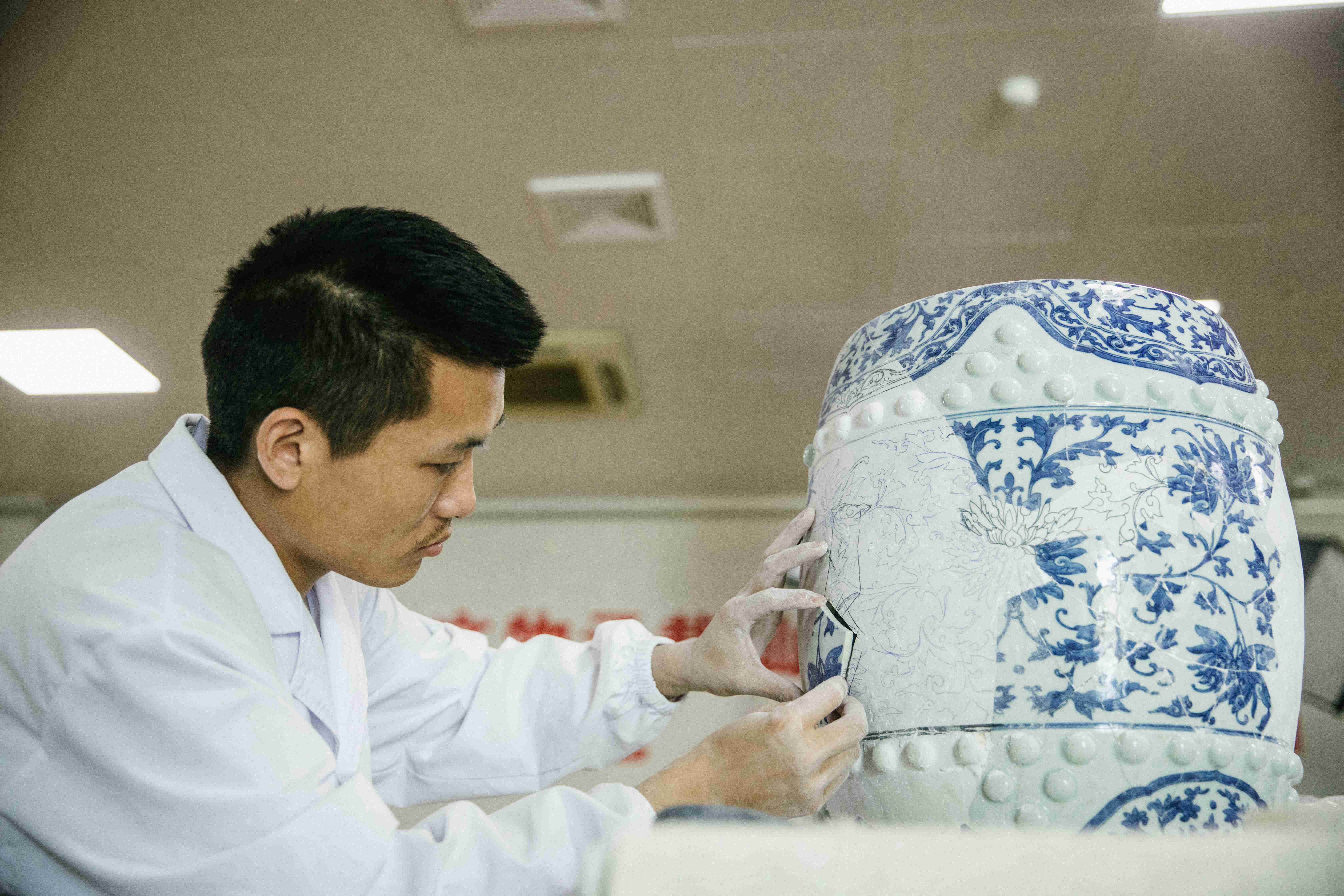 圓明園首次啟動大規(guī)模瓷器文物修復